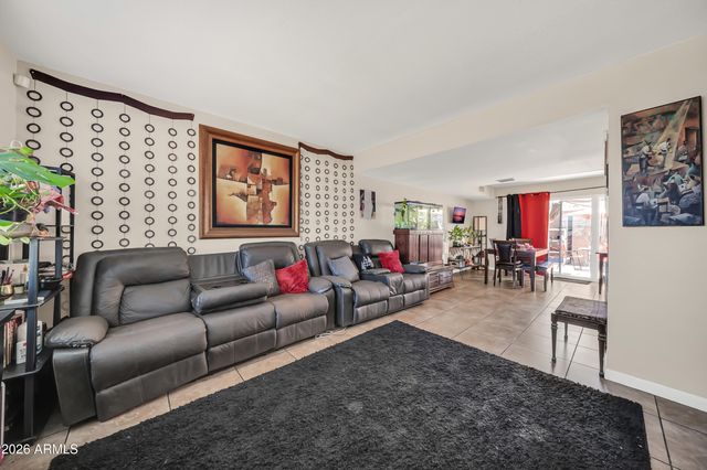 5703 N 43RD Drive, Glendale, AZ 85301