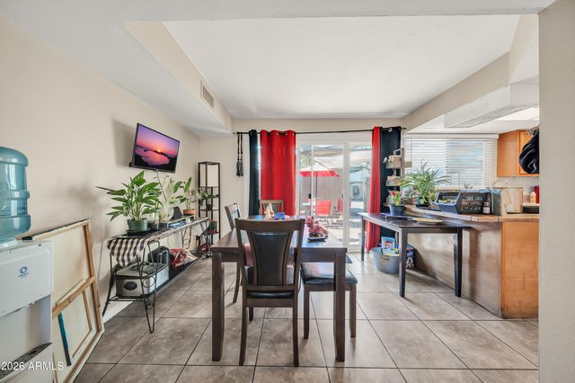 5703 N 43RD Drive, Glendale, AZ 85301