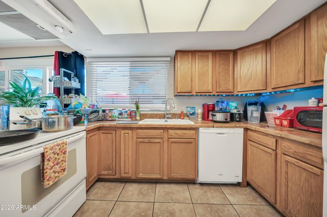 5703 N 43RD Drive, Glendale, AZ 85301