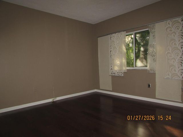 350 Crestwood Circle 302, Royal Palm Beach, FL 33411