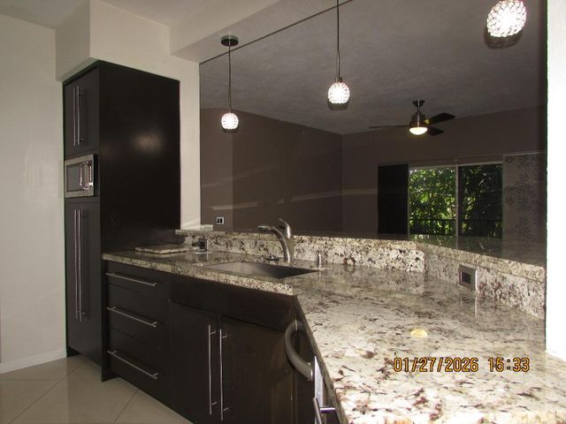 350 Crestwood Circle 302, Royal Palm Beach, FL 33411