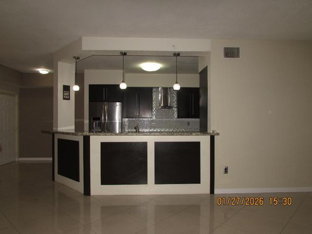 350 Crestwood Circle 302, Royal Palm Beach, FL 33411