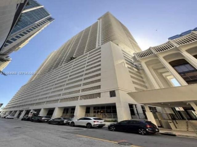1200 Brickell Bay Dr 2618, Miami, FL 33131