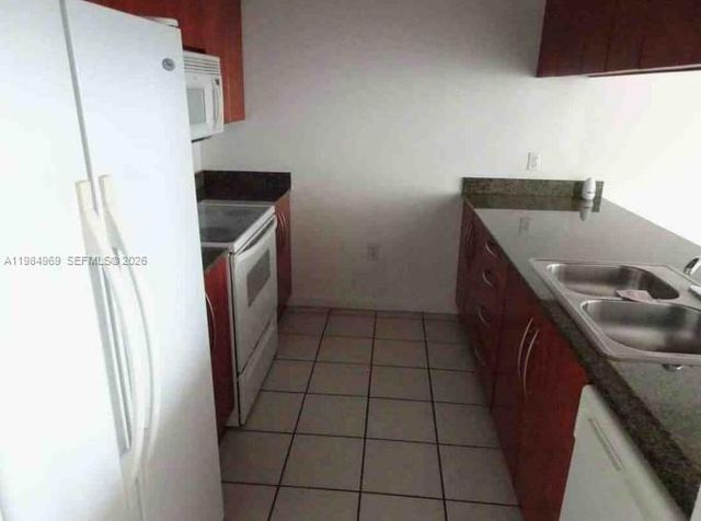 1200 Brickell Bay Dr 2618, Miami, FL 33131