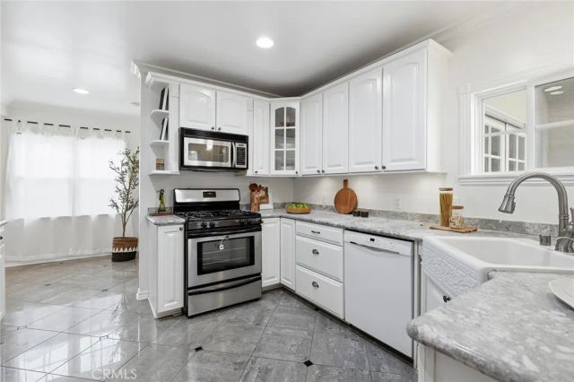 7038 Delco, Winnetka, CA 91306