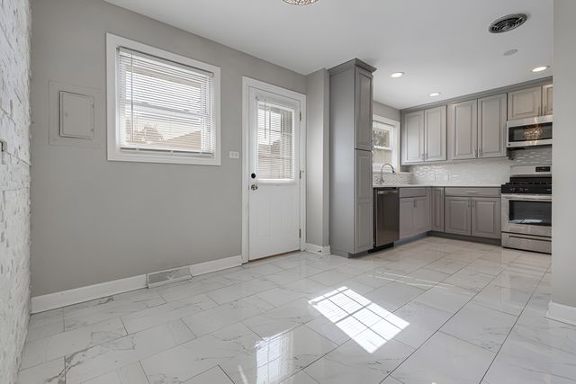 407 N West Avenue, Elmhurst, IL 60126