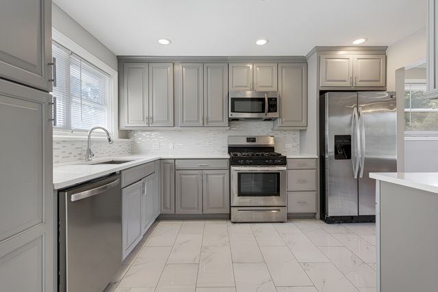 407 N West Avenue, Elmhurst, IL 60126
