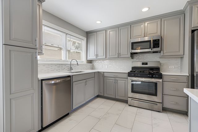 407 N West Avenue, Elmhurst, IL 60126