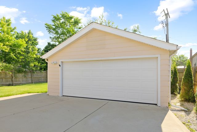 407 N West Avenue, Elmhurst, IL 60126