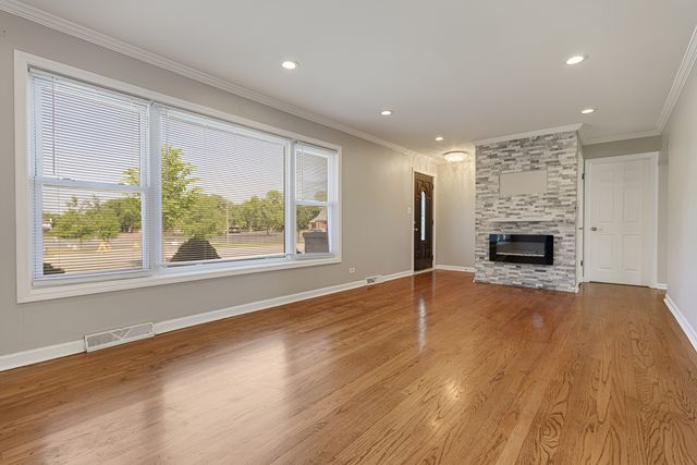407 N West Avenue, Elmhurst, IL 60126