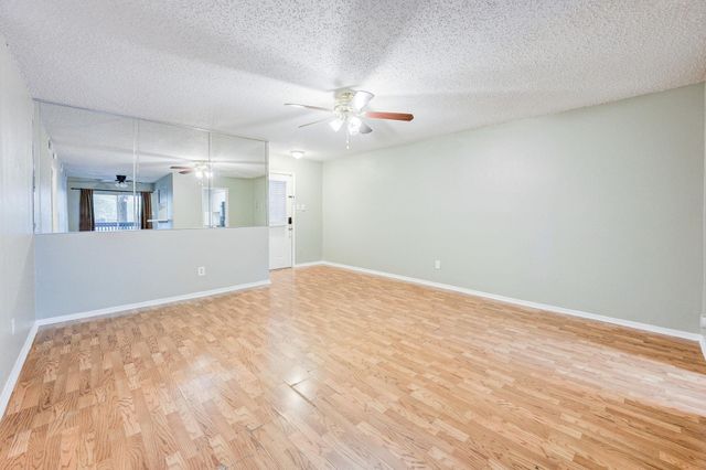 8229 Kingsbrook Road 229, Houston, TX 77024