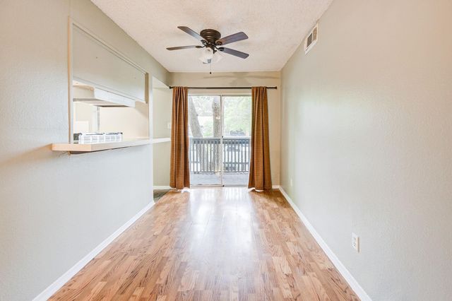 8229 Kingsbrook Road 229, Houston, TX 77024