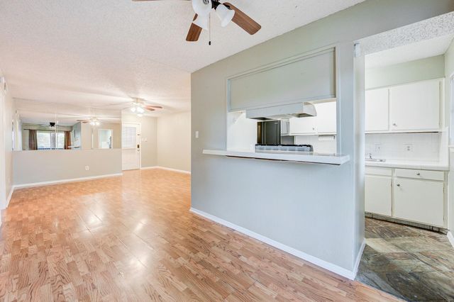 8229 Kingsbrook Road 229, Houston, TX 77024
