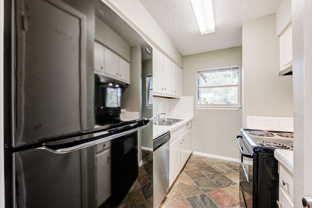 8229 Kingsbrook Road 229, Houston, TX 77024