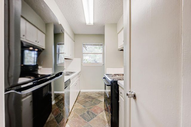 8229 Kingsbrook Road 229, Houston, TX 77024