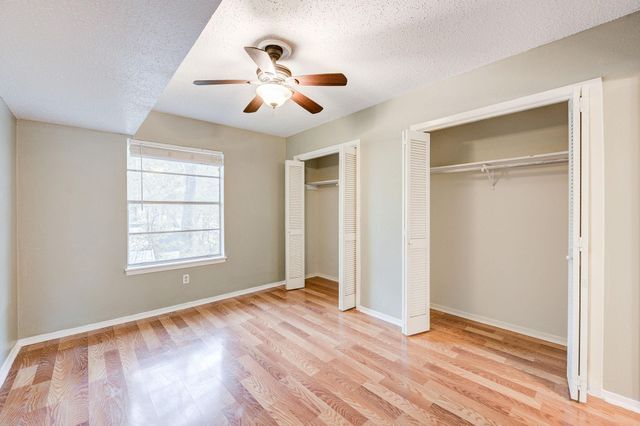 8229 Kingsbrook Road 229, Houston, TX 77024