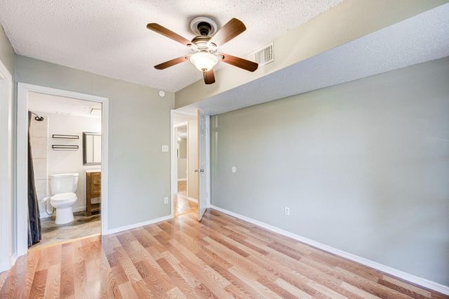 8229 Kingsbrook Road 229, Houston, TX 77024