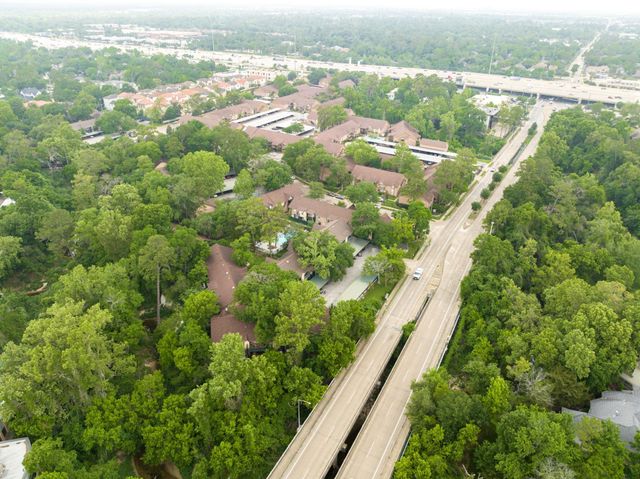 8229 Kingsbrook Road 229, Houston, TX 77024