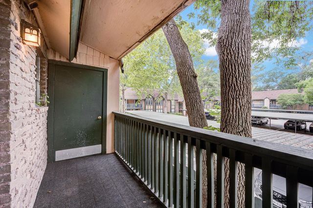 8229 Kingsbrook Road 229, Houston, TX 77024