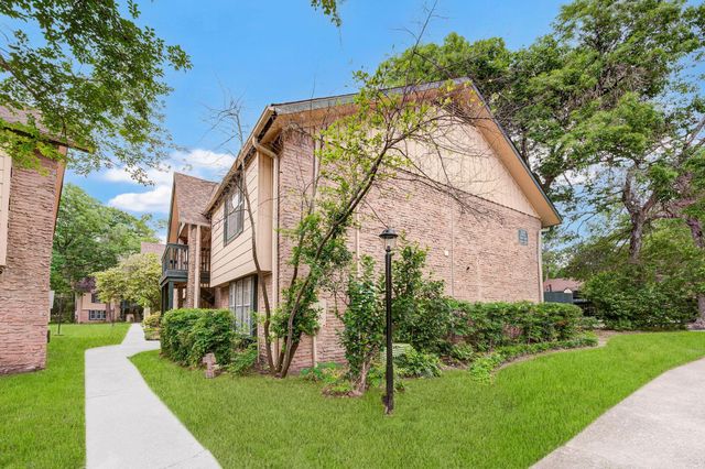 8229 Kingsbrook Road 229, Houston, TX 77024