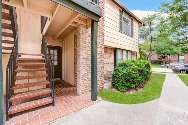 8229 Kingsbrook Road 229, Houston, TX 77024