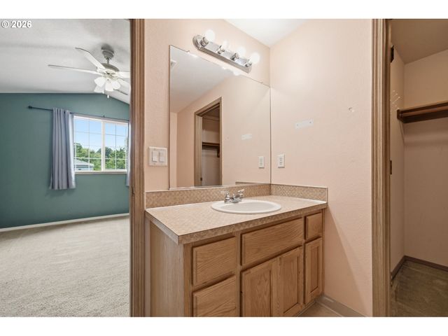 613 Sw 13TH St, Battle Ground, WA 98604