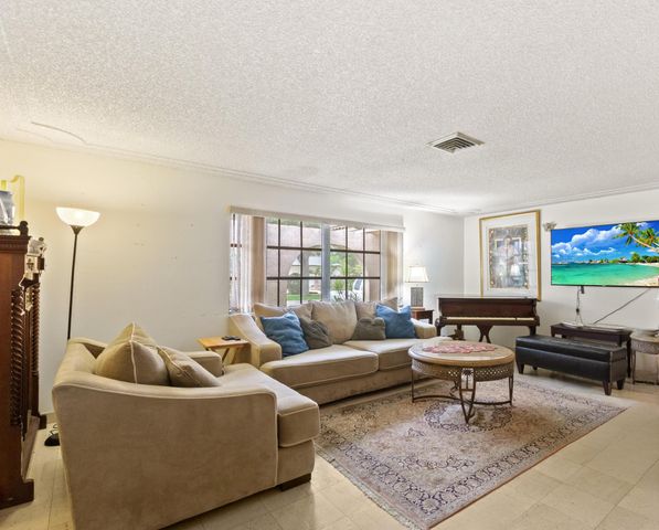 6241 SW 14th Street, Plantation, FL 33317