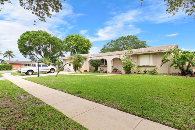6241 SW 14th Street, Plantation, FL 33317