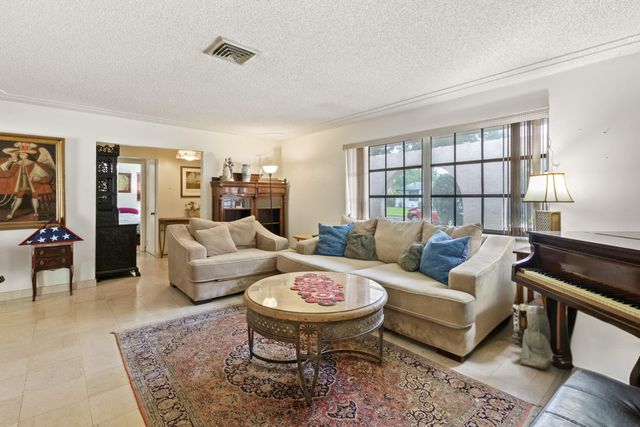6241 SW 14th Street, Plantation, FL 33317