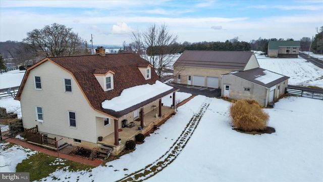 303 GATES RD, Hershey, PA 17033