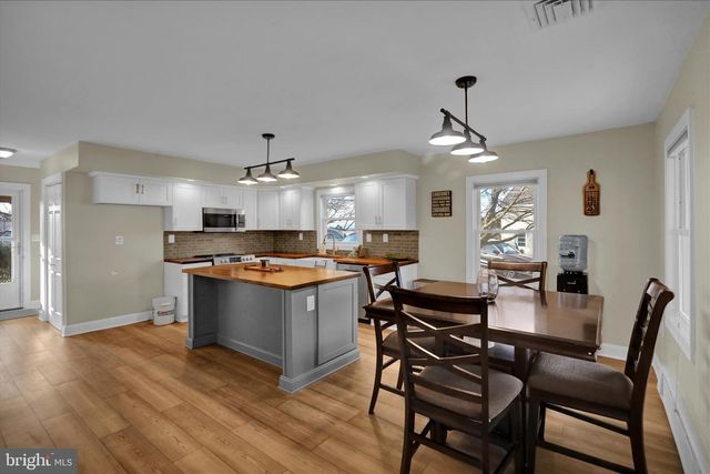 303 GATES RD, Hershey, PA 17033