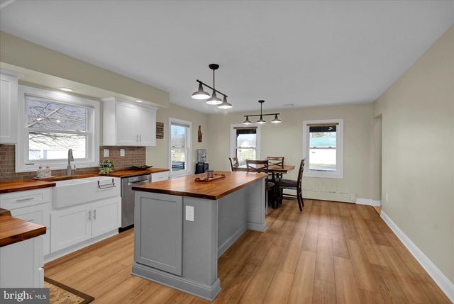 303 GATES RD, Hershey, PA 17033