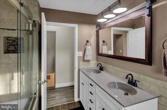 303 GATES RD, Hershey, PA 17033