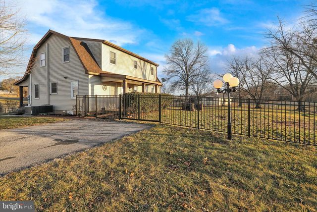 303 GATES RD, Hershey, PA 17033