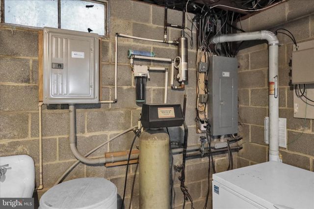 303 GATES RD, Hershey, PA 17033