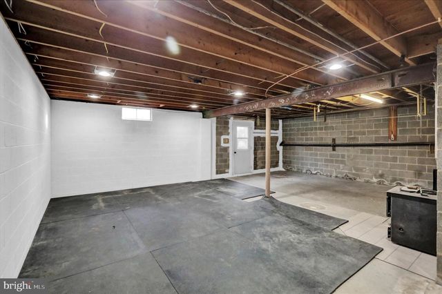 303 GATES RD, Hershey, PA 17033