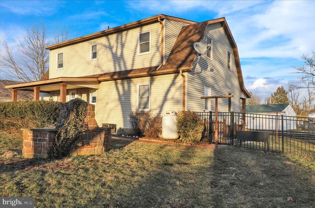 303 GATES RD, Hershey, PA 17033