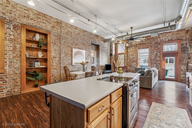 507 E Locust Street 210, Des Moines, IA 50309