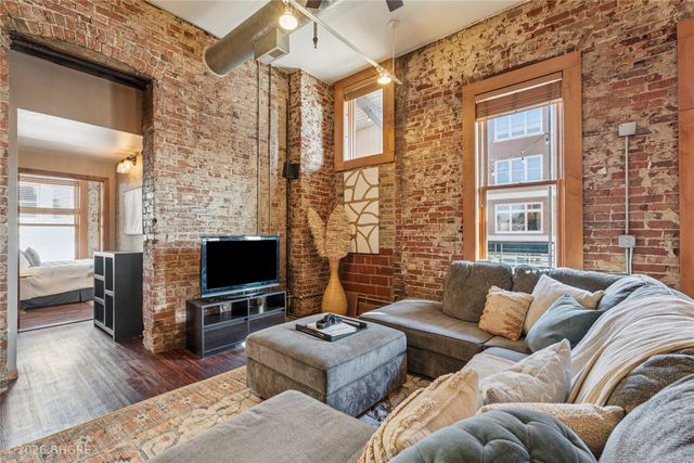 507 E Locust Street 210, Des Moines, IA 50309