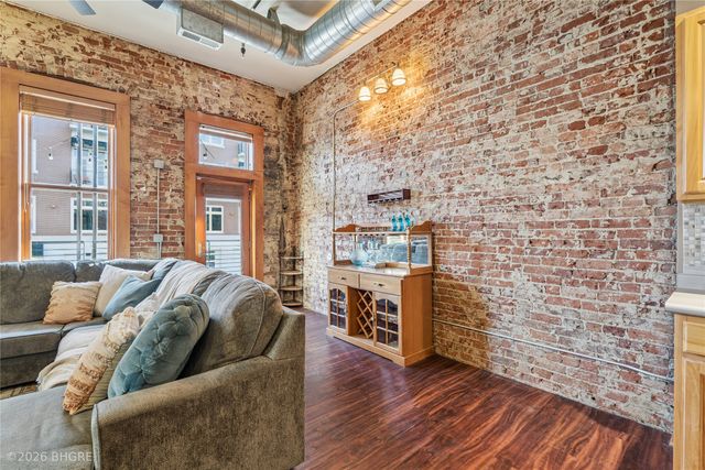 507 E Locust Street 210, Des Moines, IA 50309