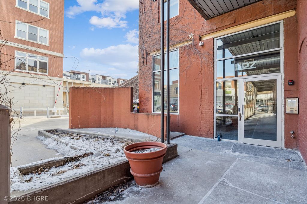 507 E Locust Street 210, Des Moines, IA 50309