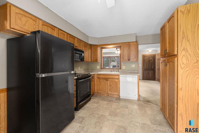 6305 W 58th St Street, Sioux Falls, SD 57106