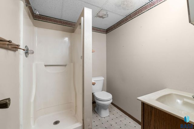 6305 W 58th St Street, Sioux Falls, SD 57106