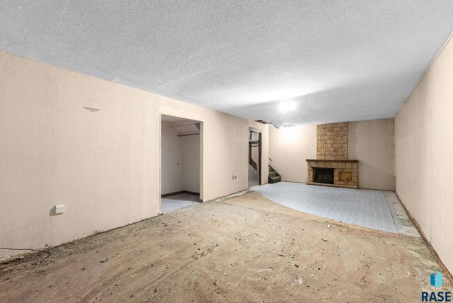 6305 W 58th St Street, Sioux Falls, SD 57106