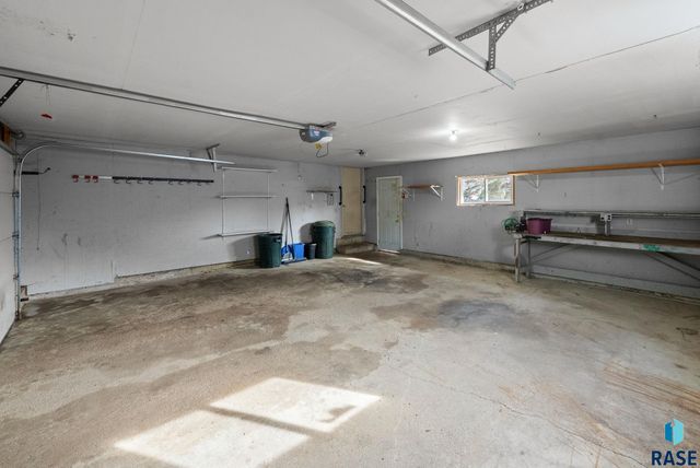 6305 W 58th St Street, Sioux Falls, SD 57106