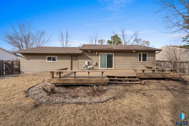 6305 W 58th St Street, Sioux Falls, SD 57106