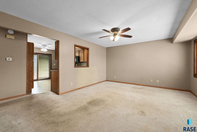 6305 W 58th St Street, Sioux Falls, SD 57106