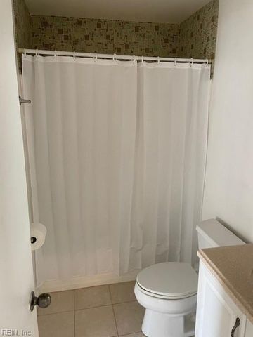 302 Thalia Station CT, Virginia Beach, VA 23452