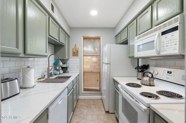 4026 N PARKWAY Avenue, Scottsdale, AZ 85251