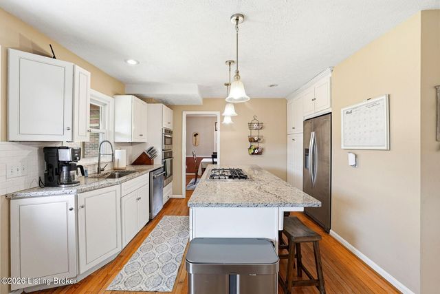 9805 Lanesboro Way, Louisville, KY 40242